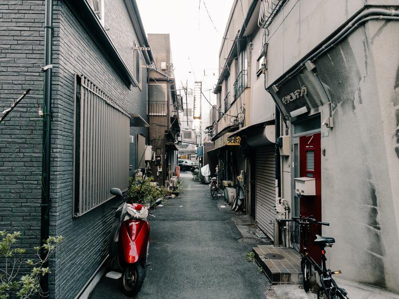 日本　閉鎖的空間